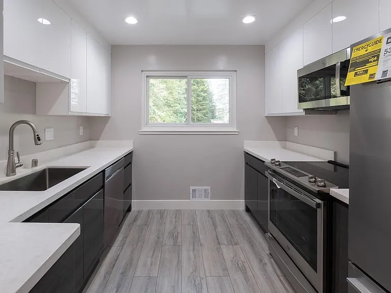 1100 Sharon Park Dr #41 — Photo 7