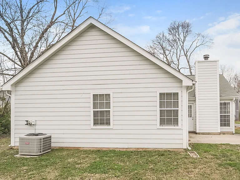 8908 Chesham Dr — Photo 16