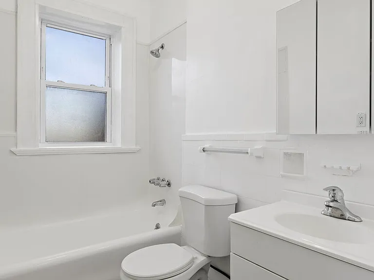 47 N Fullerton Ave — Photo 11