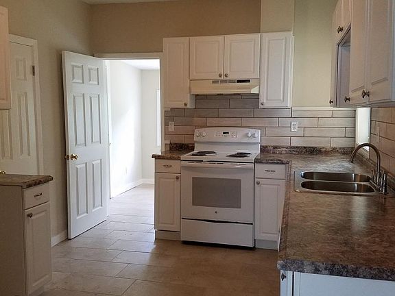 Another view of kitchen