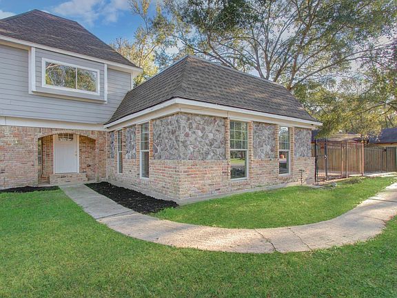 3rd image of 556 Brandon Rd