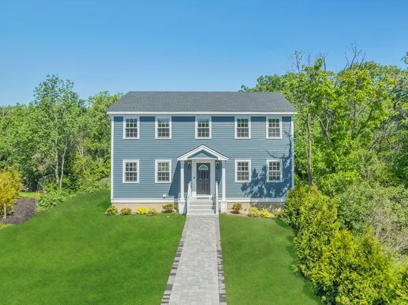 62 Pigeon Hill St, Rockport, MA 01966