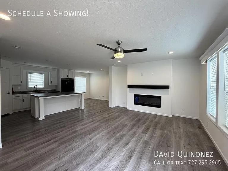 6271 Roosevelt — Photo 2