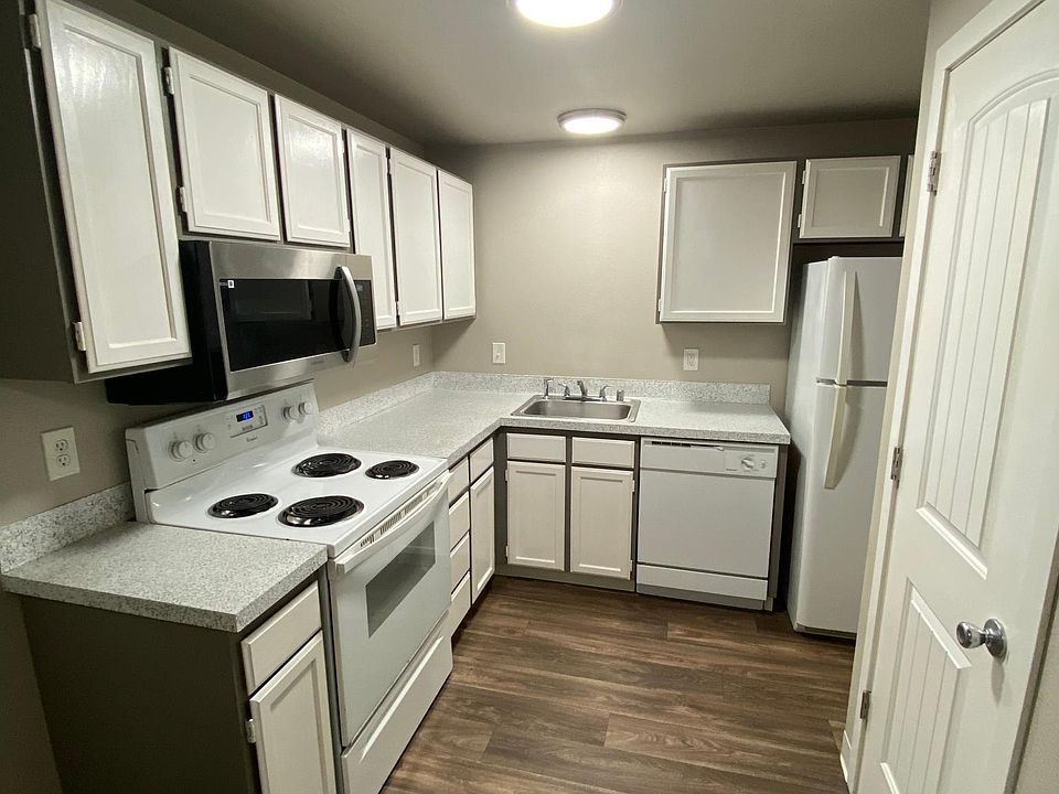 1st image of 3213-3219 49th Ave NE #3