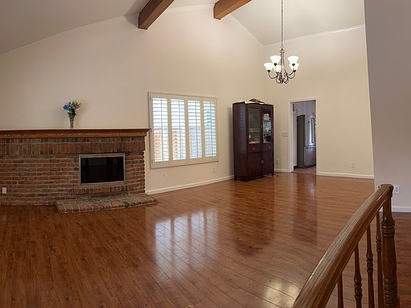 Living rooms from entrance