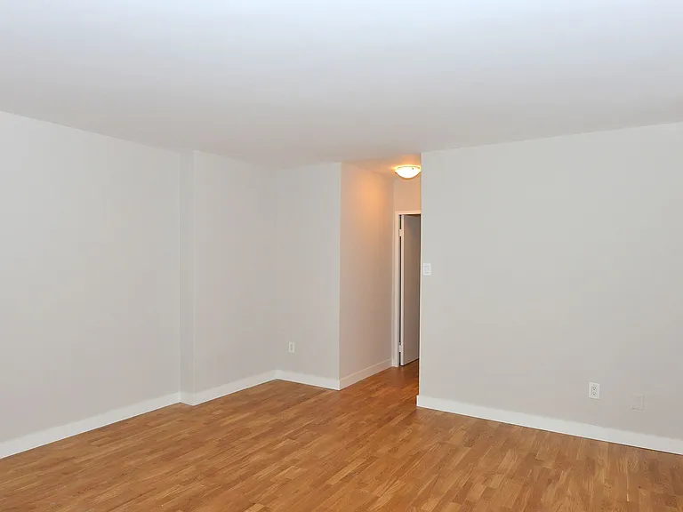 265 Russell Hill Rd — Photo 20