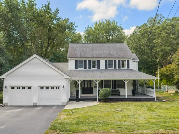 39 Hopewell St, Taunton, MA 02780