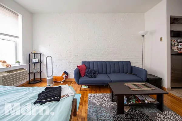 Rented by Mdrn Residential | media 1