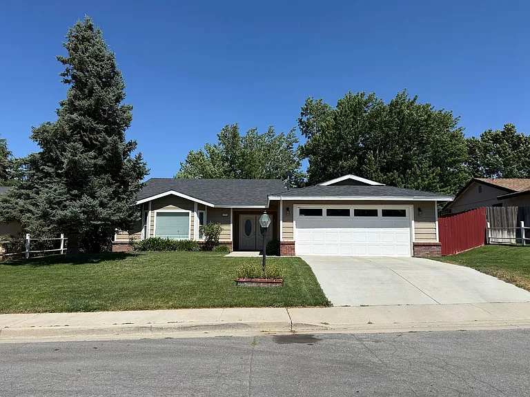 1272 El Rancho Dr — Photo 1