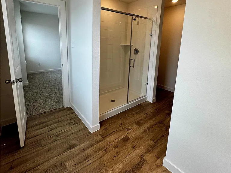 2142 Olivos — Photo 10