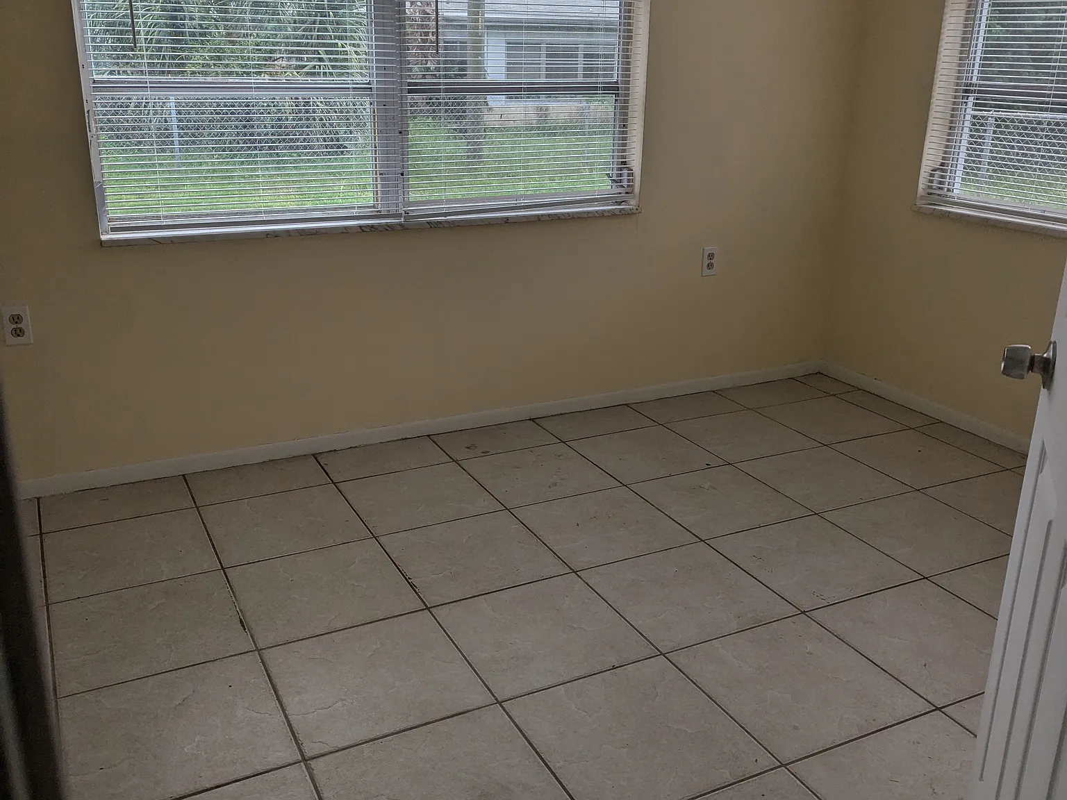 3 bed, 964 sqft, $1,600 — Photo 4