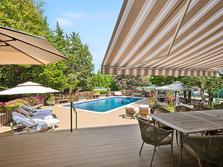 Reynolds Dr — Photo 5