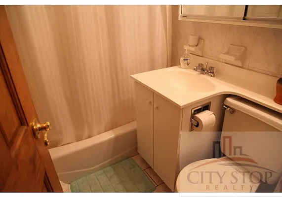 Rented by City Stop Realty | media 35