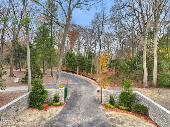 122 Brookwood Ln, New Canaan, CT 06840