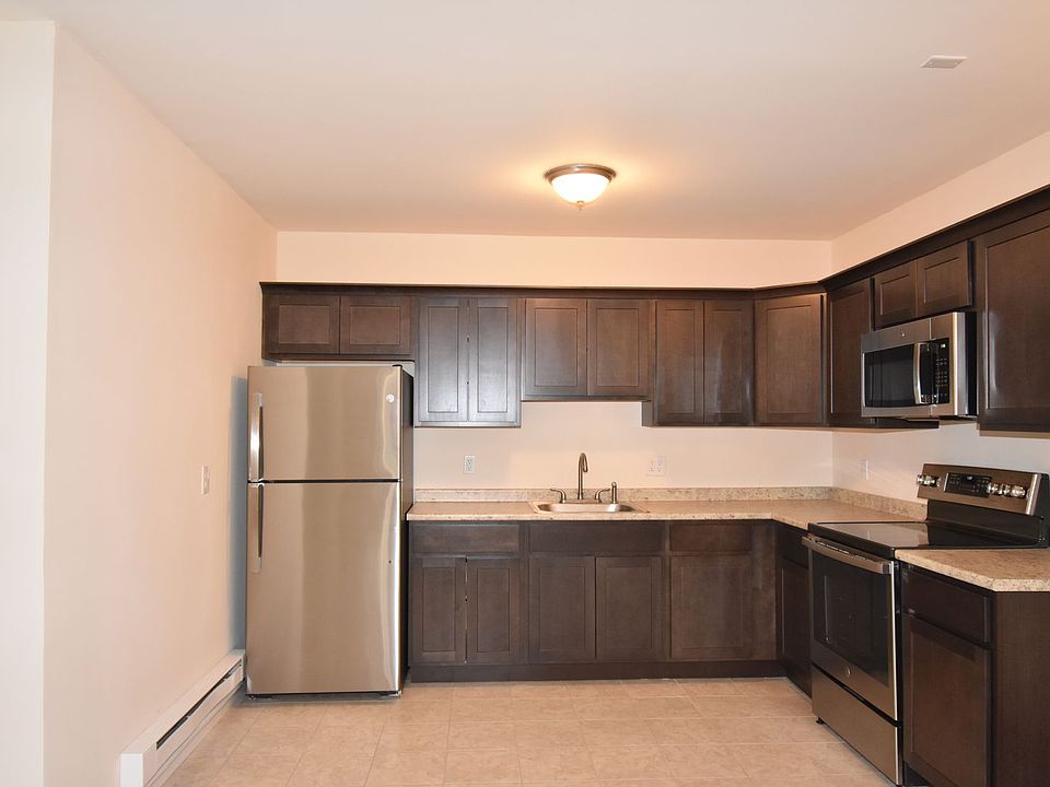 1st image of 121 North St APT 4A