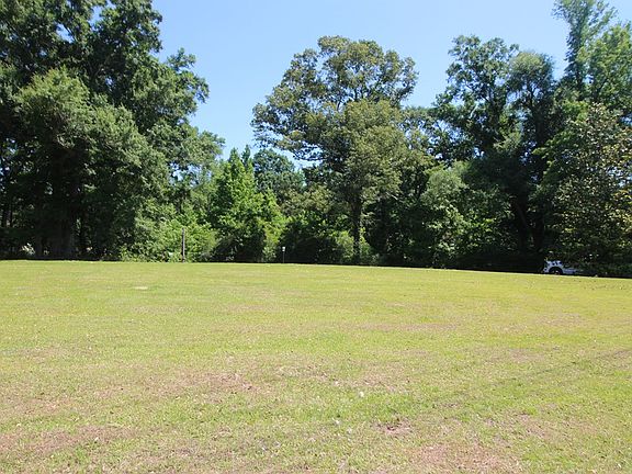 5th image of 395 Sharon Moss Rd