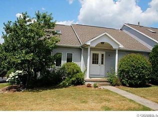 2 Packet Ln, Rochester, NY 14606