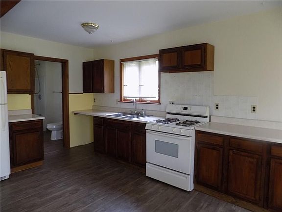 2nd image of 9 Green St