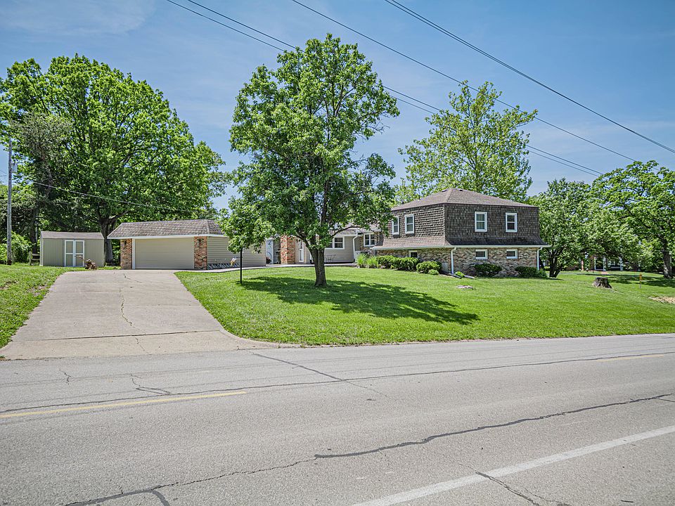 1st image of 302 Circle Dr