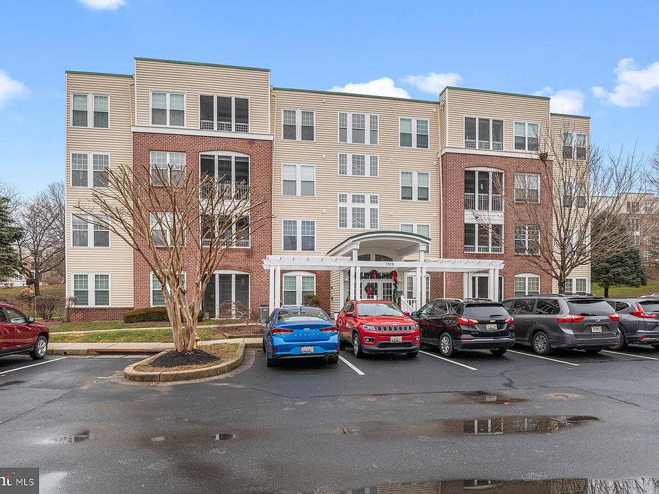 1st image of 1309 Scottsdale Dr Unit 299