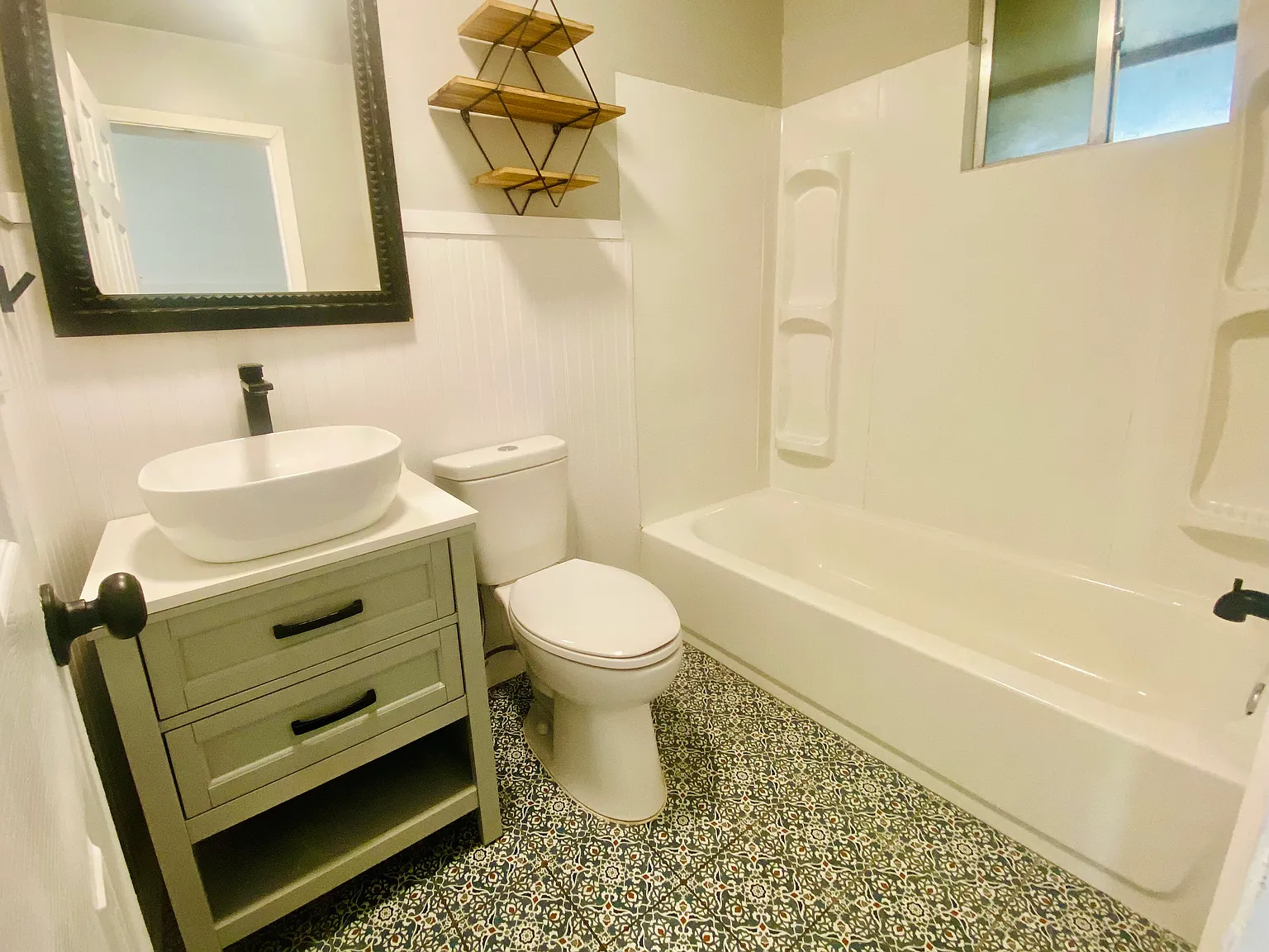 331 Alicia Ave — Photo 2