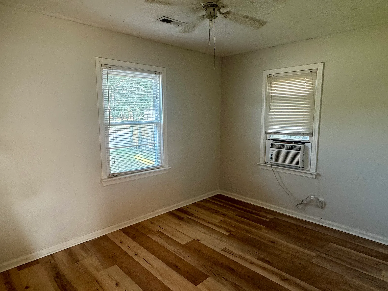 2 bed, 768 sqft, $900 — Photo 3