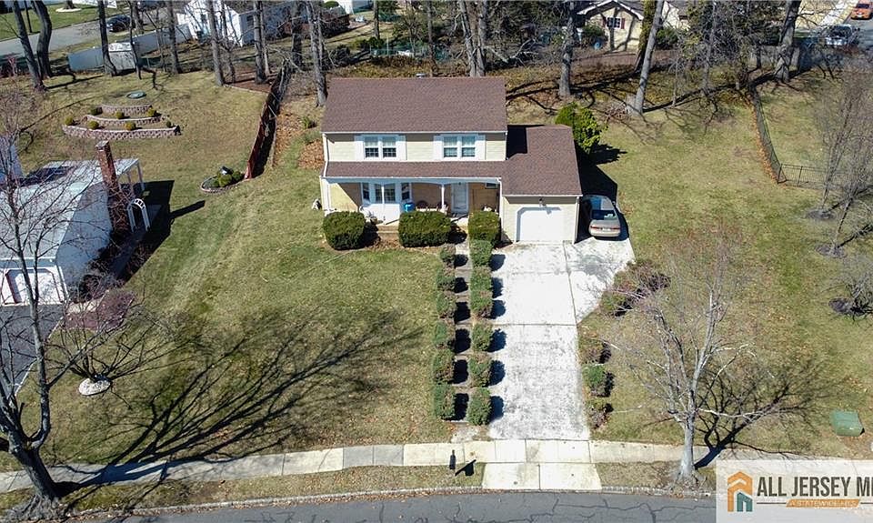 2nd image of 63 Buck Rd