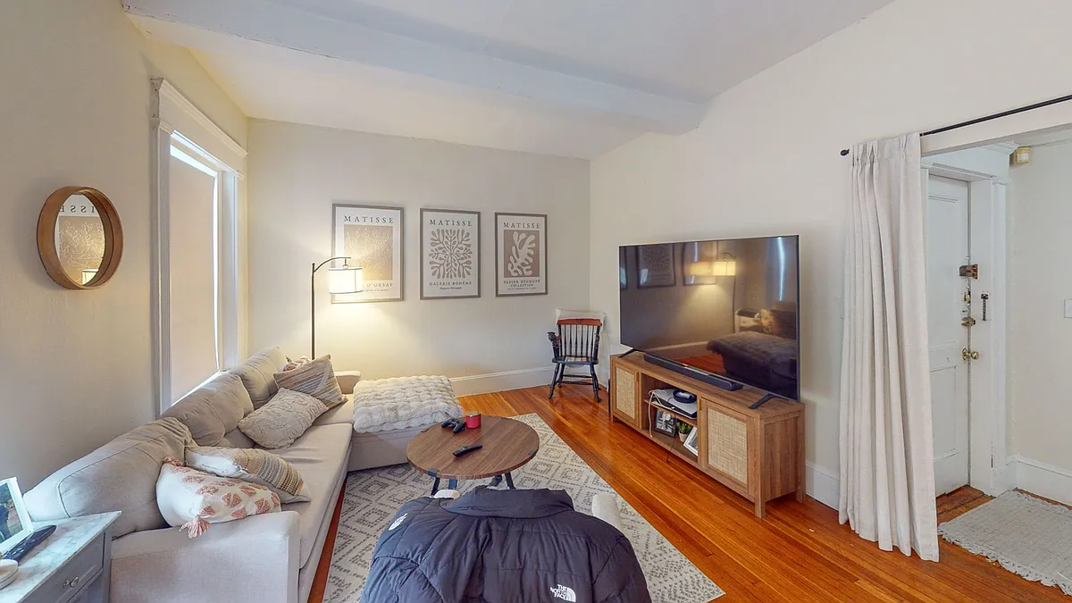 Building Photo - 1595 Beacon St #10