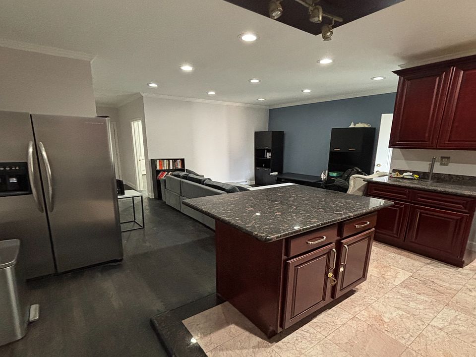 1st image of 25 Gelston Ave #1