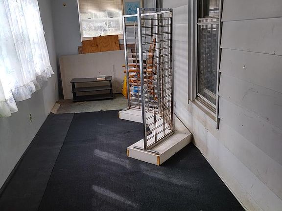 2nd image of 100 Maryland Ave