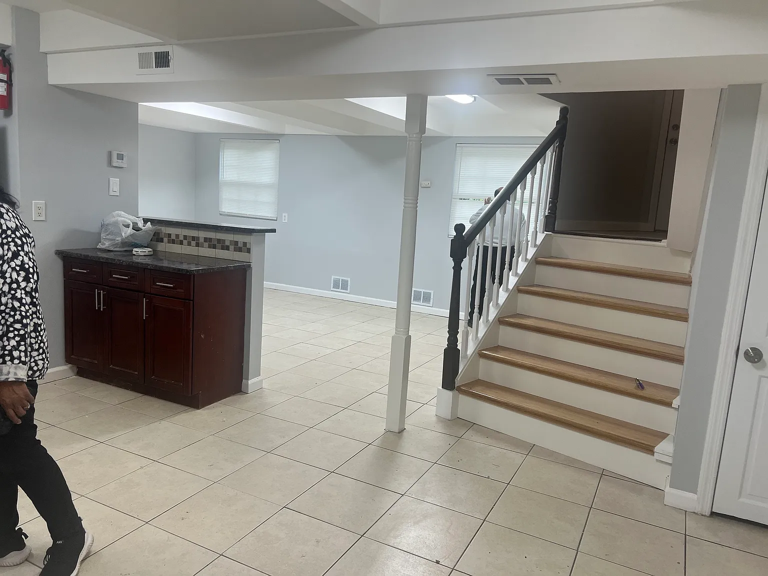 5 bed, 2.5 bath, $4,500 — Photo 2