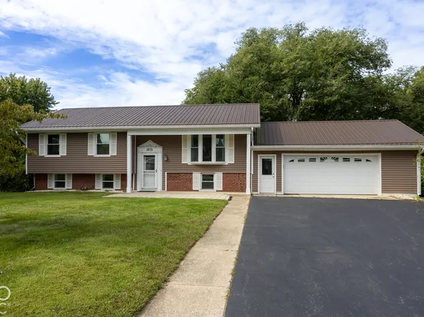 1975 W Crescent Dr, Crawfordsville, IN 47933