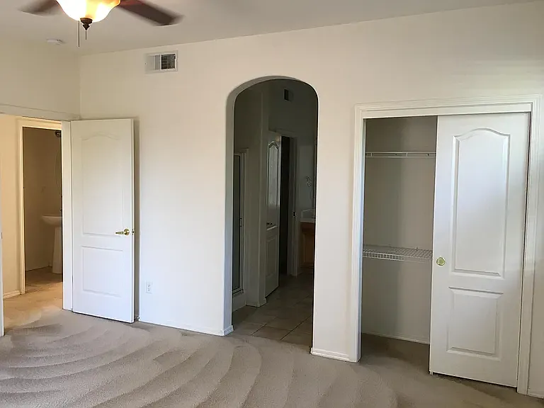 1725 N Serento Ln — Photo 11