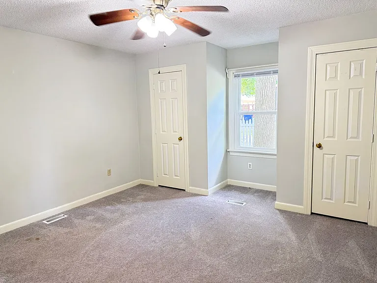 209 Oak Forest Dr — Photo 19