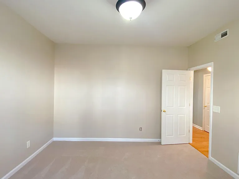 7006 Valerie Anne Dr — Photo 8