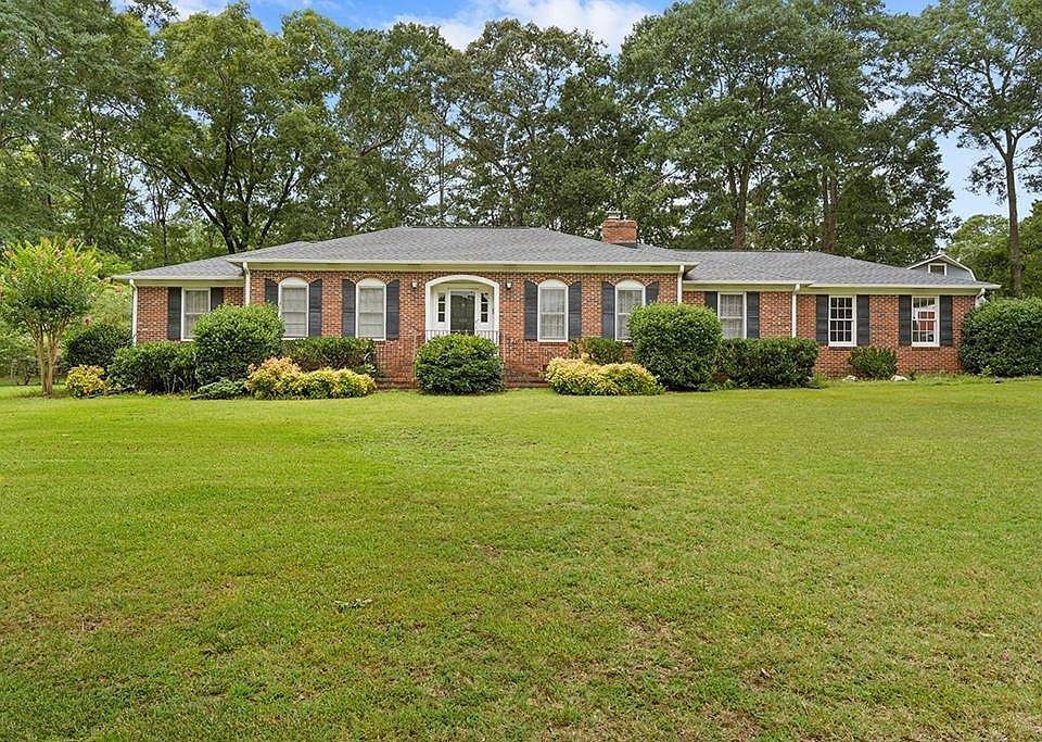 1st image of 104 Harvey Dr