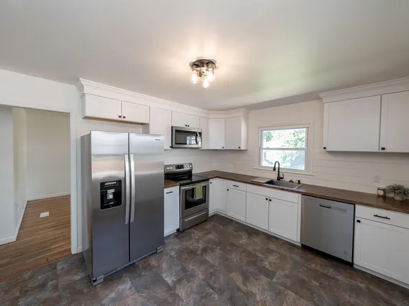 105 Hartmans Mill Rd, Charlottesville, VA 22902