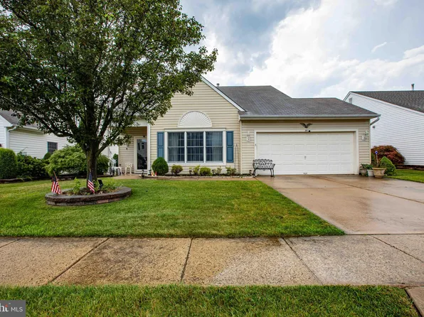 75 Wagon Wheel Ln, Columbus, NJ 08022