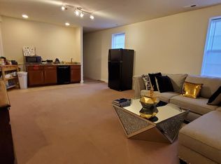 520 60th St NE #B, Washington, DC 20019