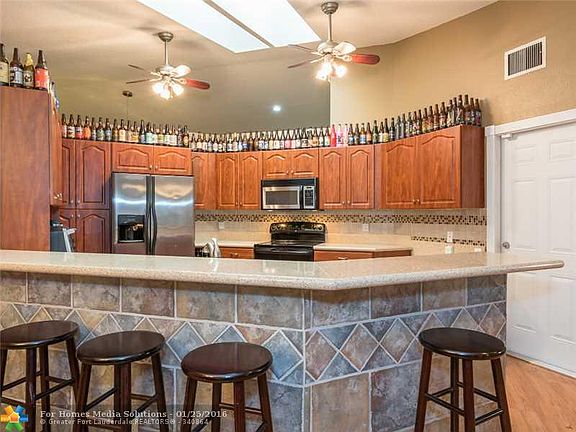 3rd image of 7707 Sunflower Dr