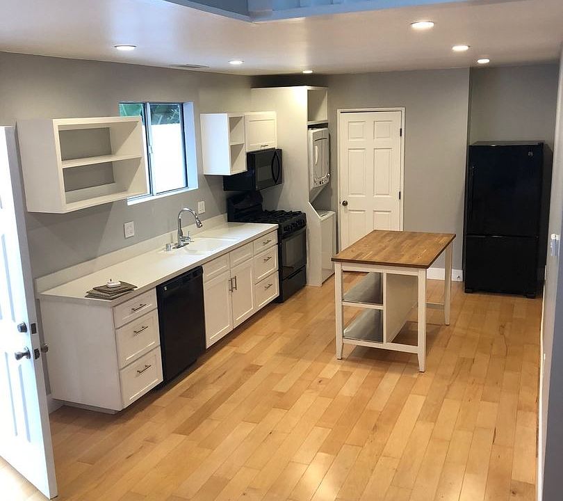 1st image of 709 6th Ave #A