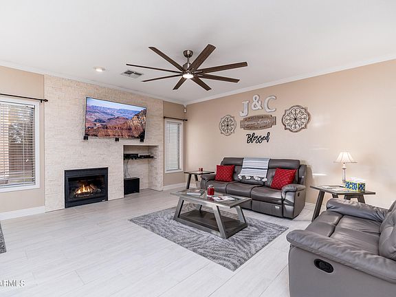 4th image of 1063 E BARTLETT Way