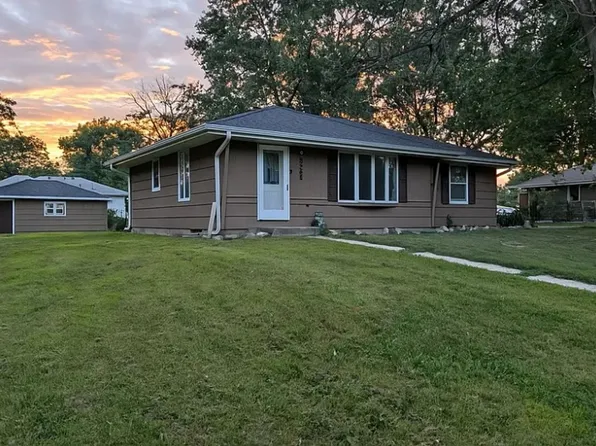9936 11th Ave S, Bloomington, MN 55420