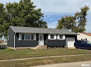 4737 48th St #A, Moline, IL 61265