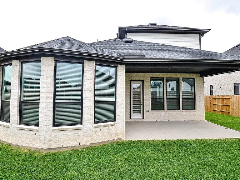 3811 Hermitage Dr — Photo 7