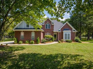 102 Royal Glen Blvd, Murfreesboro, TN 37128