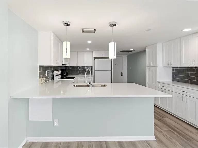 17408 Gulf Blvd #403 — Photo 23