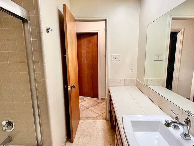 3904 Woodbury Ct — Photo 25