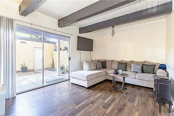 3 bed, 1113 sqft, $2,040 — Photo 3