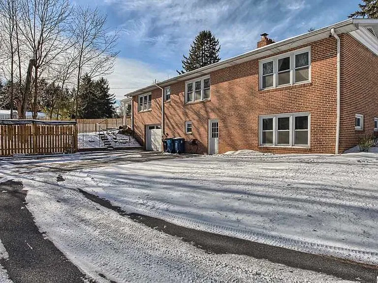 75 Foxcroft Dr — Photo 10